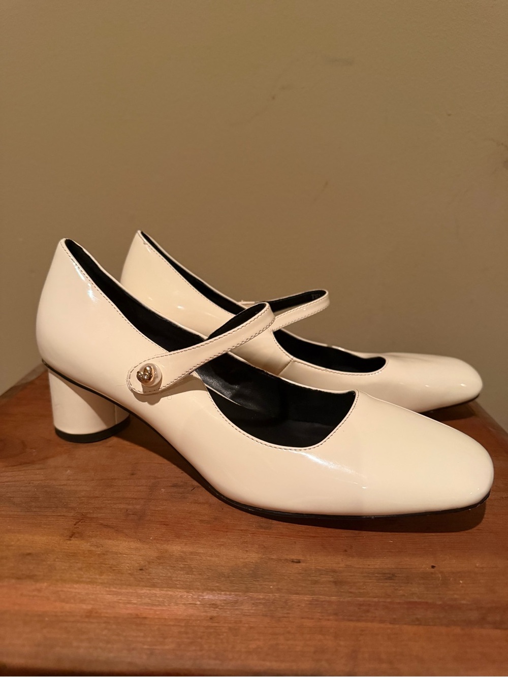 MUCCUTE White Velcro Mary Jane Shoes 9.5 | Velcro Strap | Coquette Balletcore